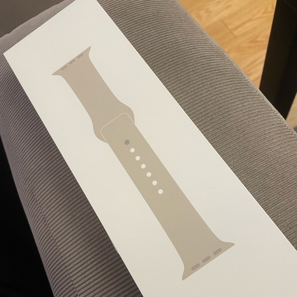 Apple Watch Starlight Sport Band 41mm S/M - Picture 4 of 7